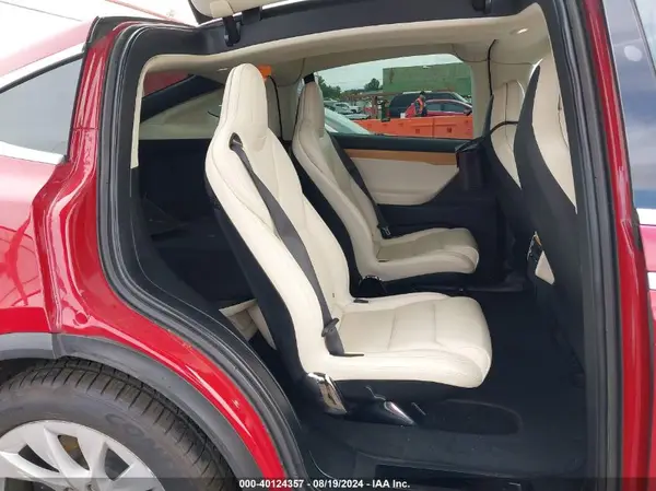 5YJXCBE22JF114760 2018 TESLA MODEL X - Image 8