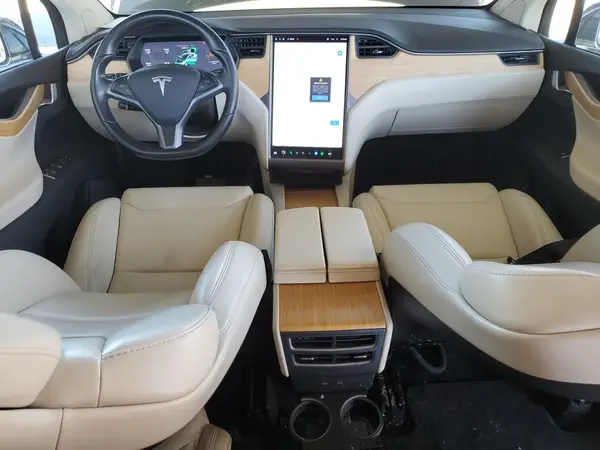 5YJXCBE22JF115407 2018 TESLA MODEL X - Image 8