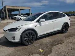 5YJXCBE22JF118517 2018 TESLA MODEL X