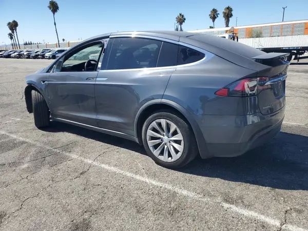 5YJXCBE22JF119103 2018 TESLA MODEL X - Image 2