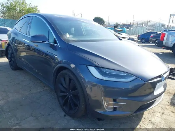 5YJXCBE22JF124270 2018 TESLA MODEL X - Image 1