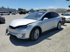 5YJXCBE22JF129596 2018 TESLA MODEL X