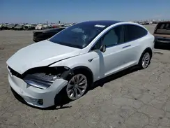 5YJXCBE22JF136595 2018 TESLA MODEL X