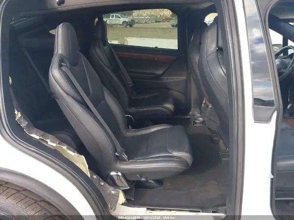 5YJXCBE22JF139660 2018 TESLA MODEL X - Image 8