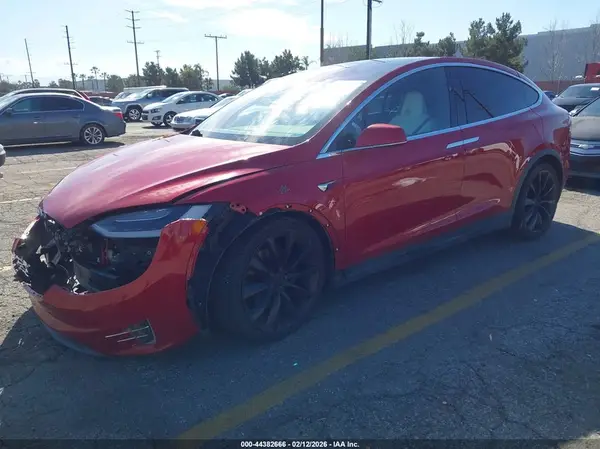 5YJXCBE22JF139707 2018 TESLA MODEL X - Image 2
