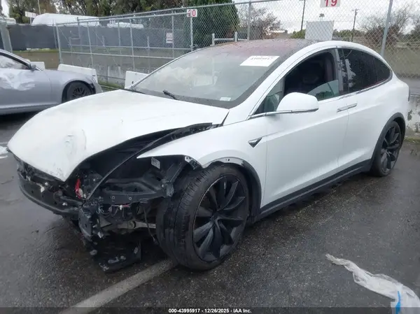 5YJXCBE22JF140470 2018 TESLA MODEL X - Image 2
