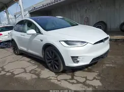 5YJXCBE22JF142767 2018 TESLA MODEL X