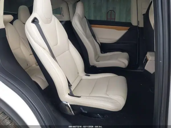5YJXCBE22JF142767 2018 TESLA MODEL X - Image 8