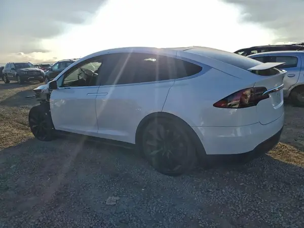 5YJXCBE22KF183031 2019 TESLA MODEL X - Image 2