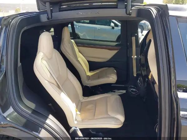 5YJXCBE23GF001621 2016 TESLA MODEL X - Image 8