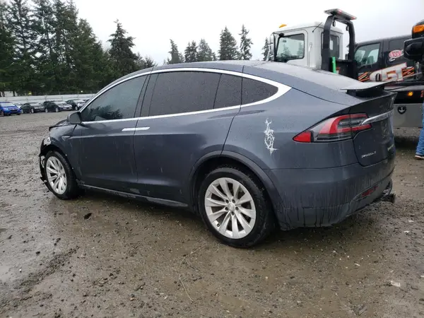 5YJXCBE23GF007323 2016 TESLA MODEL X - Image 2