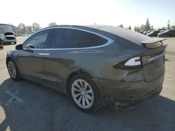 5YJXCBE23GF010836 2016 TESLA MODEL X - Image 2