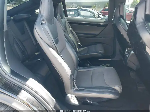 5YJXCBE23HF027198 2017 TESLA MODEL X - Image 8