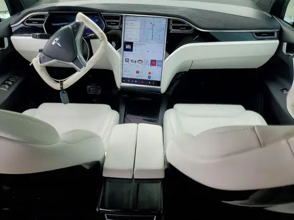 5YJXCBE23HF042560 2017 TESLA MODEL X - Image 8