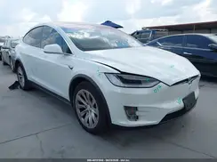 5YJXCBE23HF044423 2017 TESLA MODEL X