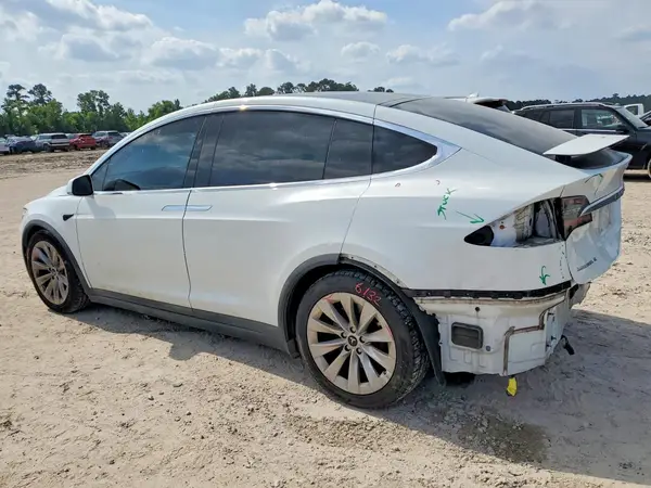 5YJXCBE23HF045684 2017 TESLA MODEL X - Image 2