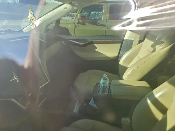 5YJXCBE23HF049766 2017 TESLA MODEL X - Image 8