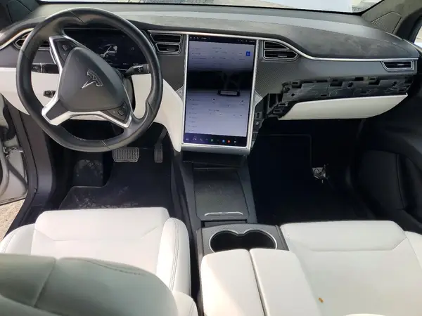 5YJXCBE23HF051193 2017 TESLA MODEL X - Image 8