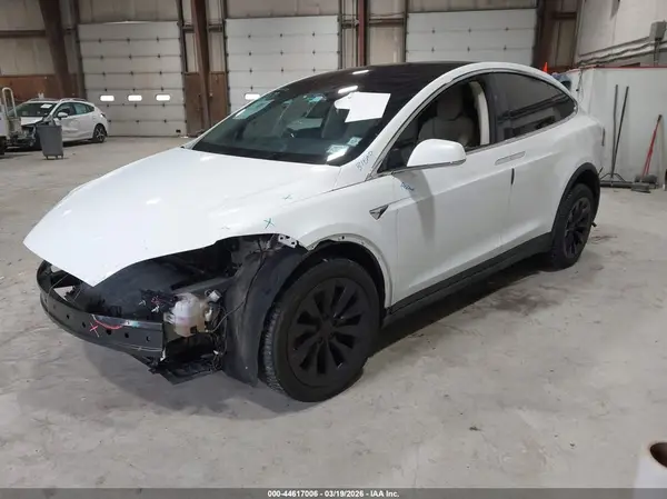 5YJXCBE23HF052232 2017 TESLA MODEL X - Image 2