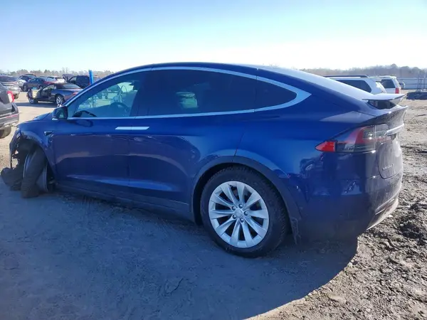 5YJXCBE23HF076031 2017 TESLA MODEL X - Image 2