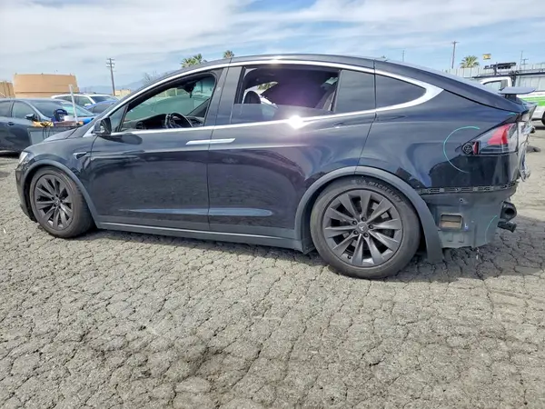 5YJXCBE23HF077258 2017 TESLA MODEL X - Image 2