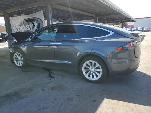 5YJXCBE23HF077261 2017 TESLA MODEL X - Image 2