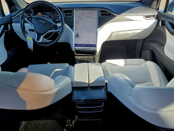 5YJXCBE23HF078524 2017 TESLA MODEL X - Image 8