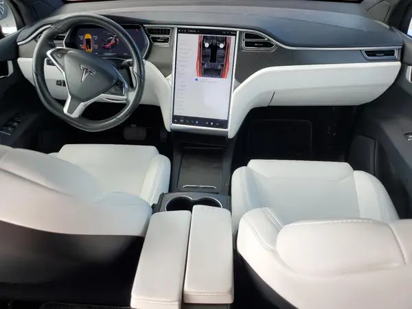 5YJXCBE23JF087066 2018 TESLA MODEL X - Image 8