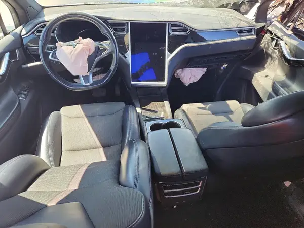 5YJXCBE23JF090047 2018 TESLA MODEL X - Image 8