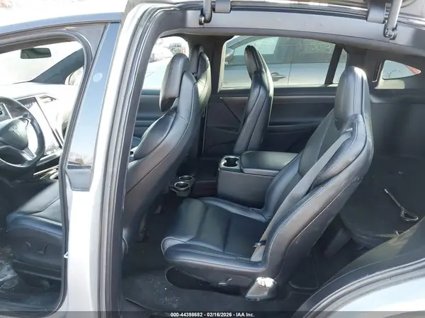 5YJXCBE23JF090291 2018 TESLA MODEL X - Image 8