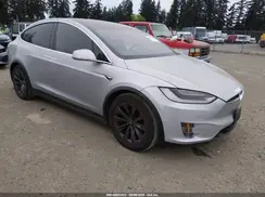5YJXCBE23JF099833 2018 TESLA MODEL X