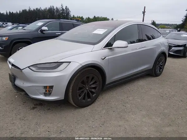 5YJXCBE23JF099833 2018 TESLA MODEL X - Image 2