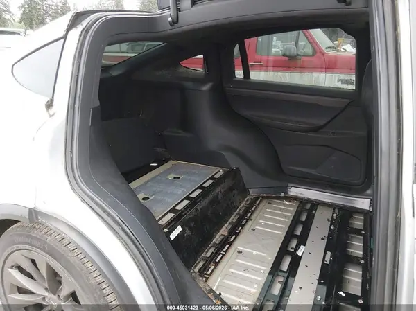 5YJXCBE23JF099833 2018 TESLA MODEL X - Image 8