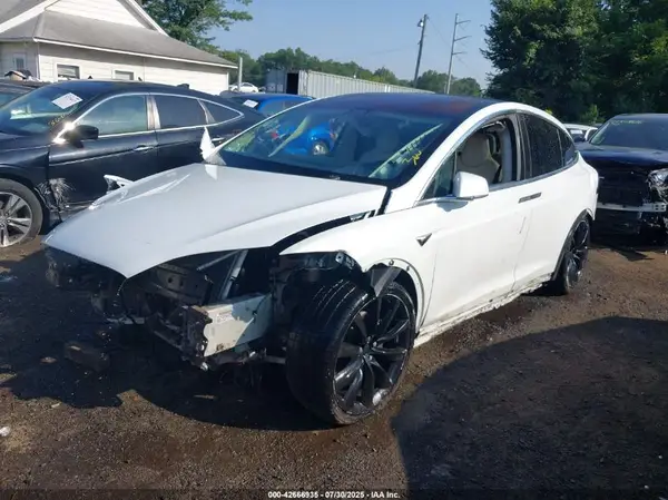 5YJXCBE23JF100303 2018 TESLA MODEL X - Image 2
