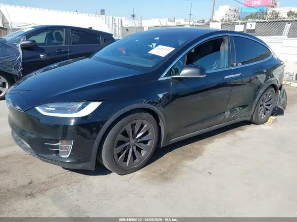5YJXCBE23JF103587 2018 TESLA MODEL X - Image 2