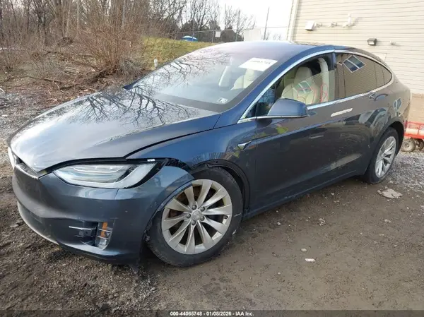 5YJXCBE23JF111754 2018 TESLA MODEL X - Image 2