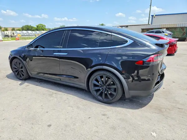 5YJXCBE23JF120499 2018 TESLA MODEL X - Image 2