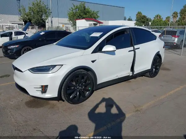 5YJXCBE23JF138405 2018 TESLA MODEL X - Image 2