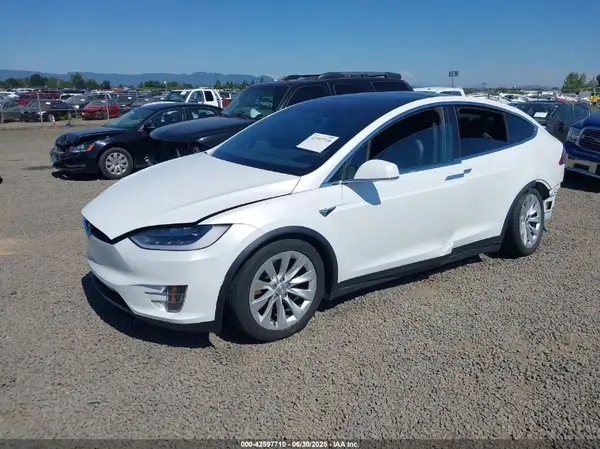 5YJXCBE23KF151544 2019 TESLA MODEL X - Image 2