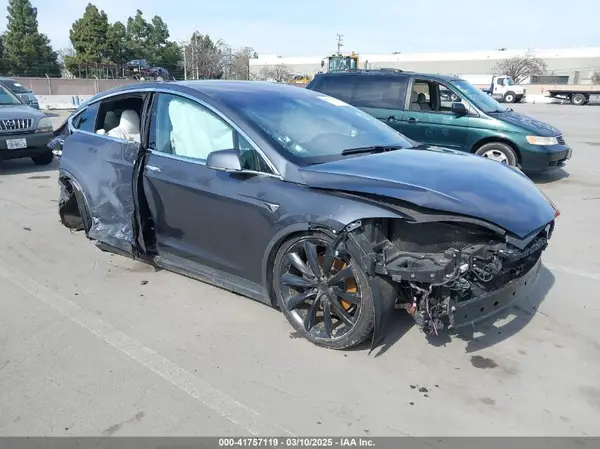 5YJXCBE23KF183801 2019 TESLA MODEL X - Image 1