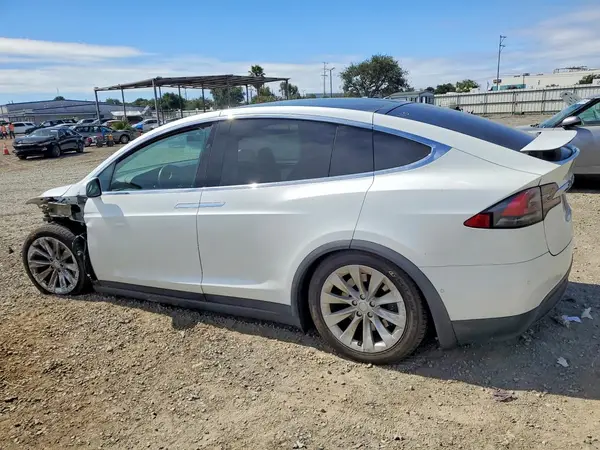 5YJXCBE23LF236420 2020 TESLA MODEL X - Image 2