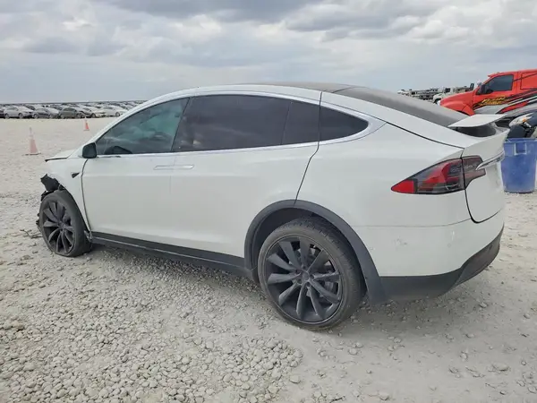 5YJXCBE23LF239821 2020 TESLA MODEL X - Image 2