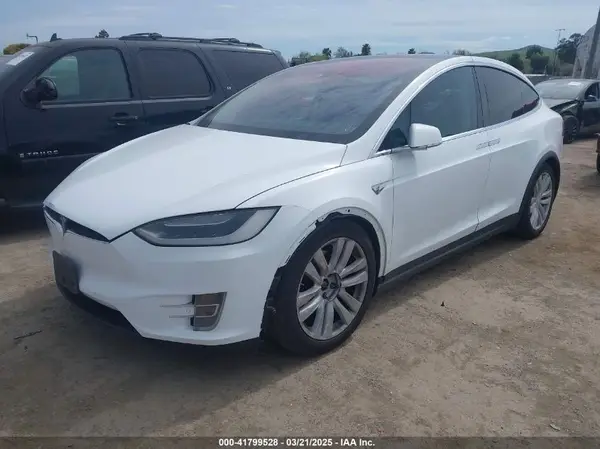 5YJXCBE24GF002020 2016 TESLA MODEL X - Image 2