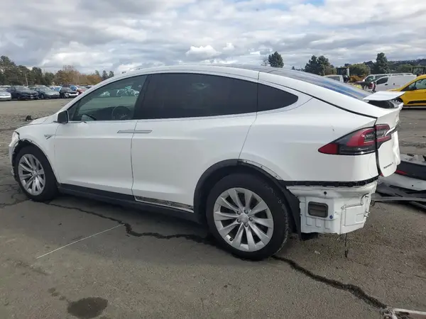 5YJXCBE24GF015818 2016 TESLA MODEL X - Image 2
