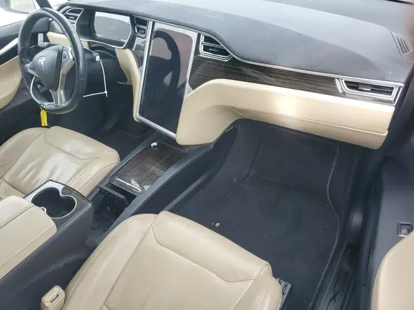 5YJXCBE24GF015818 2016 TESLA MODEL X - Image 8