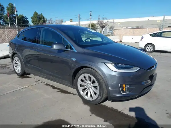 5YJXCBE24GF019450 2016 TESLA MODEL X - Image 1