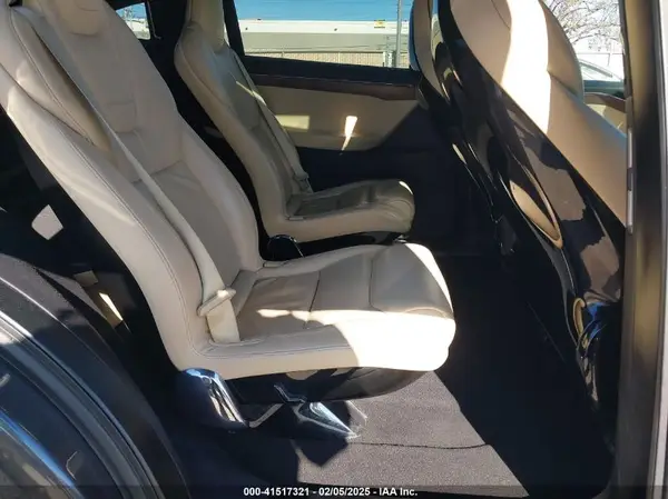 5YJXCBE24GF019450 2016 TESLA MODEL X - Image 8