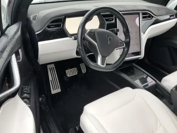 5YJXCBE24HF039635 2017 TESLA MODEL X - Image 8