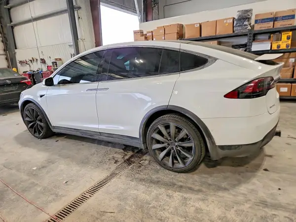 5YJXCBE24HF043698 2017 TESLA MODEL X - Image 2