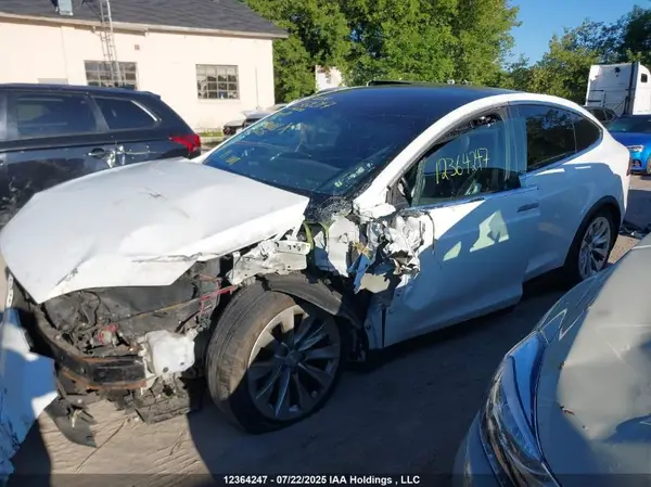5YJXCBE24HF046066 2017 TESLA MODEL X - Image 2